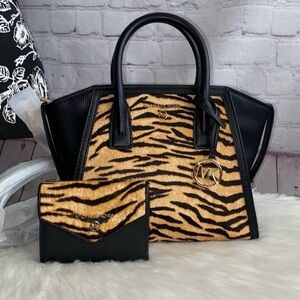 Michael Kors AVRIL Satchel/JET SET CHARM Medium Envelope Wallet 2pc Set